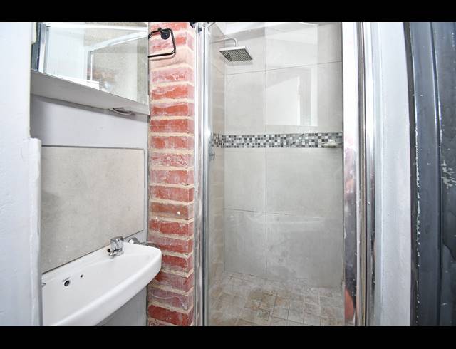 3 BEDROOM HOUSE FOR SALE IN LOMBARDY EAST